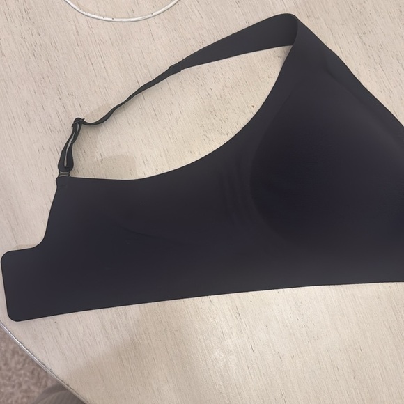 Amazon Black Seamless Bra - Picture 2 of 6